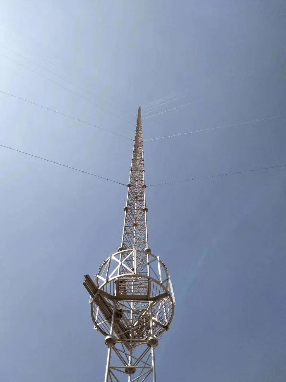 Van de de Draadtoren van Guyed van het hete Onderdompelings Gegalvaniseerde Staal de Mast Communicatie Antenne 30m/S