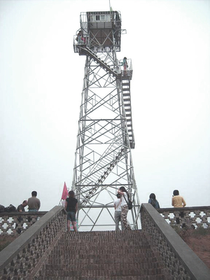 10m-de Gevangenbewaarder Gegalvaniseerd Tower Hot Dip van het Hoekstaal